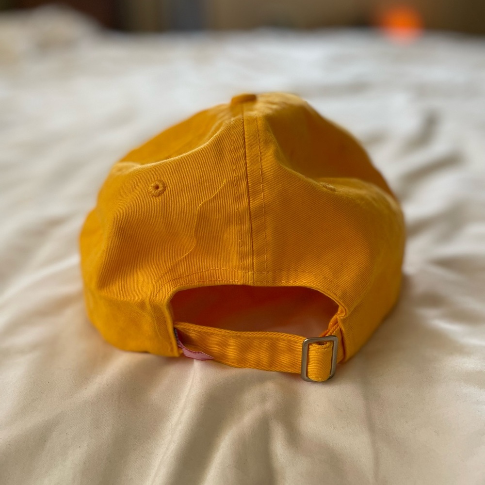 Golden yellow cap 🧢 - Picture 3 of 3